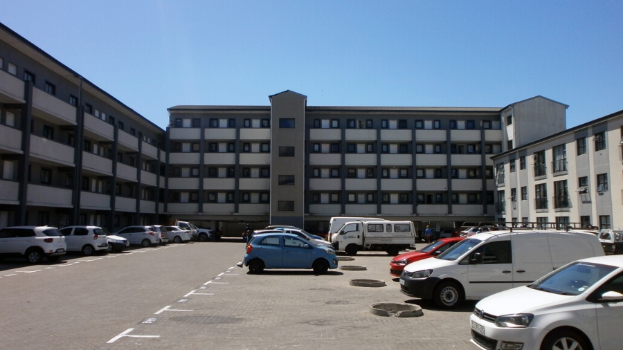 1 Bedroom Property for Sale in Maitland Western Cape